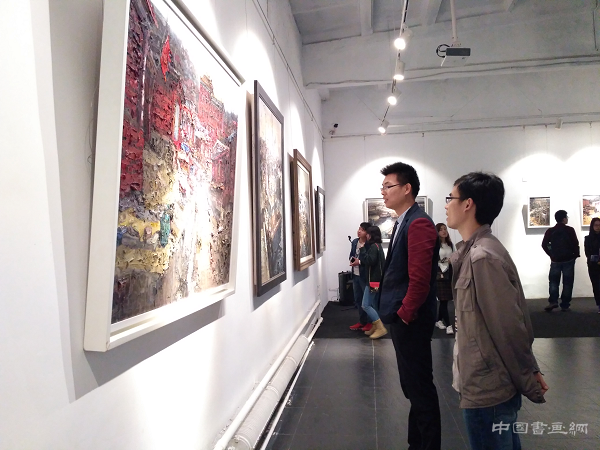 　“凤凰含章艺术中心”首届公益展 - - 李龙男艺术创作回顾展