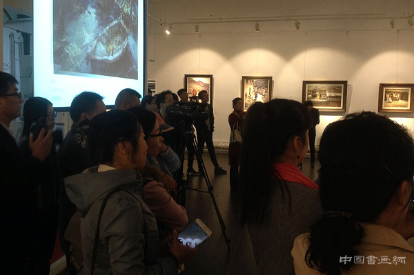 　“凤凰含章艺术中心”首届公益展 - - 李龙男艺术创作回顾展