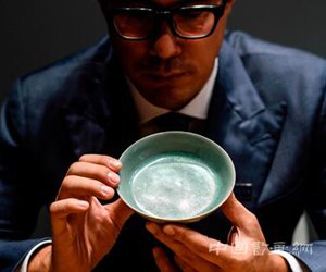 北宋汝窰天青釉洗在港打破世界纪录