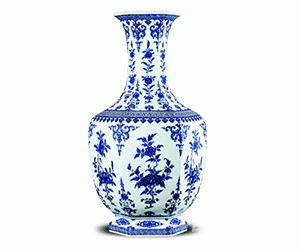 <b>海外淘宝 传奇瓷瓶拍天价</b>