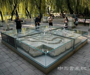 圆明园展出37件回归石质文物