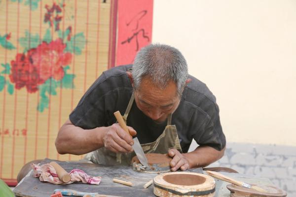 一块泥巴如何变成一方澄砚，去人马寨村看看吧