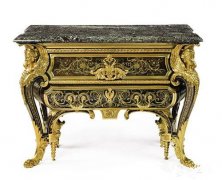 “19世纪家具及装饰艺术”拍卖引关注