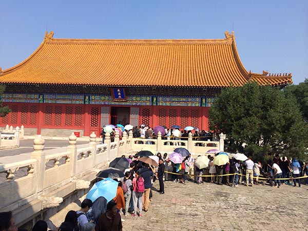 观众狂奔为故宫观展,院长表示将采取改进措施