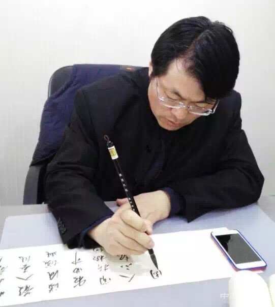 晁岱双写书法玩儿转纽约，勇闯写字派书法圈!