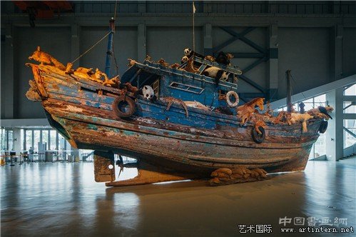 “栩栩如死”的臲卼之声——谈蔡国强的“生态艺术”