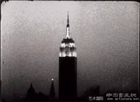 屁股、帝国大厦和高度孤独:谈先锋的“现实”