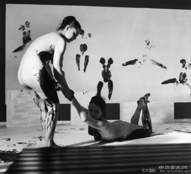 串味的表演:泰特现代美术馆《为相机表演》