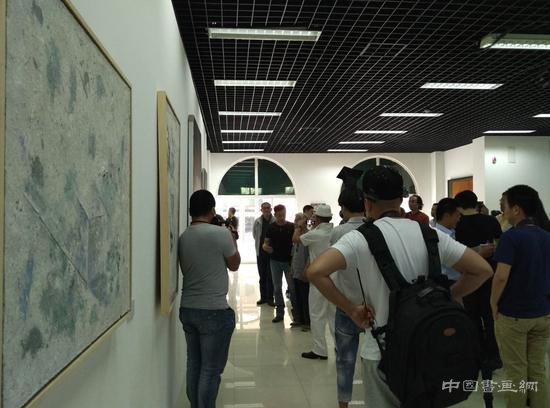 "模糊的边界"青年新锐艺术家展在格拉斯小镇启幕