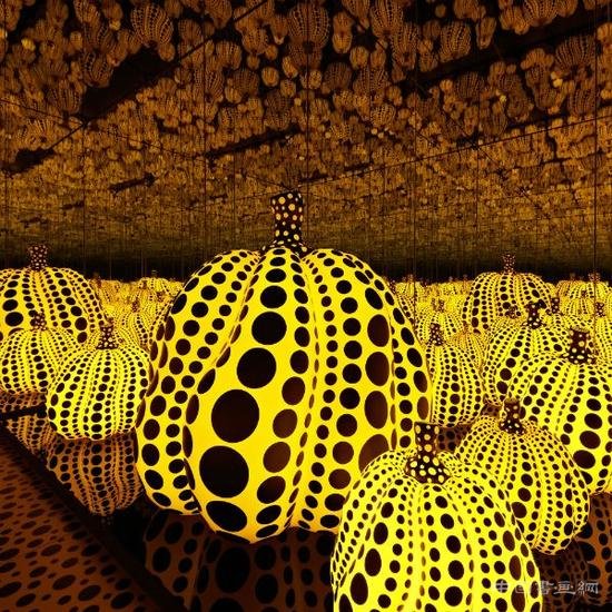 草间弥生4年后再登伦敦 维多利亚·米罗画廊展新作
