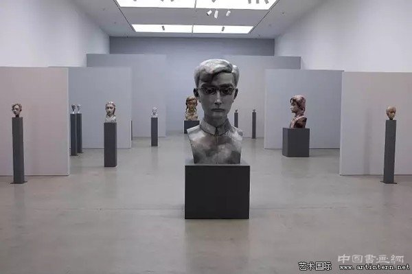 “绘画者”张晓刚