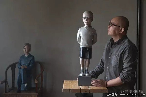 “绘画者”张晓刚