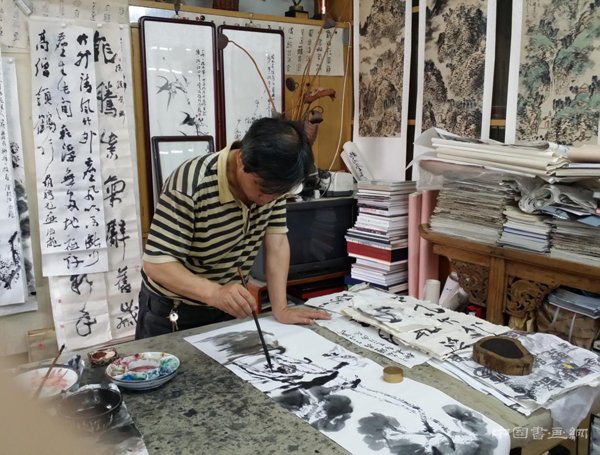 承  诸  家 悟  道  法   从银屏后走出的全能型艺术家汪德龙