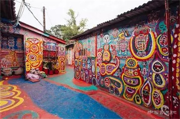 台湾版宫崎骏 十年绘彩虹眷村