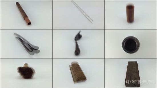 “暗示之轮”隐喻的年代群展