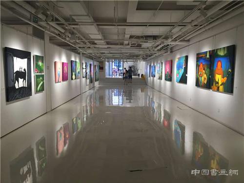 赵了了个展“低声描述” 用绘画传递心底的声音