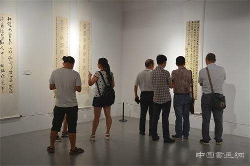 重庆美术馆“纪念百年巨匠吕凤子130周年诞辰”全国书画名家作品邀请展开幕