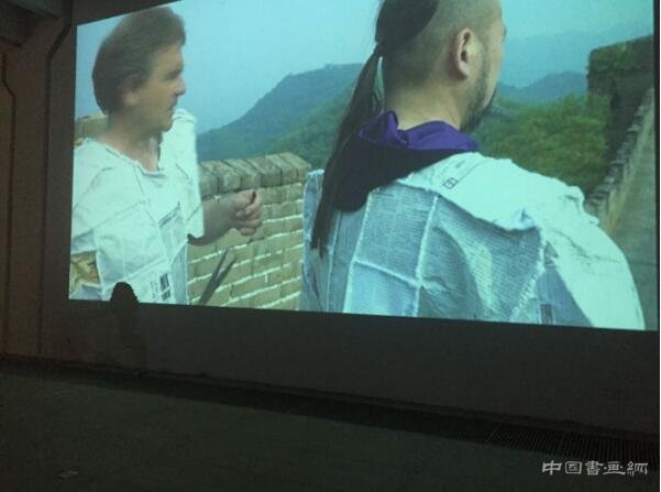 Nacho Zubelzu与苍鑫行为艺术亮相白盒子艺术馆