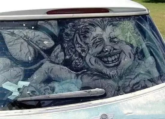 你意想不到的车窗灰尘画作