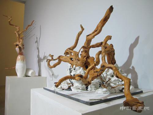 “岩中花树”艺术展里的“微园” 让现代化都市回顾自然