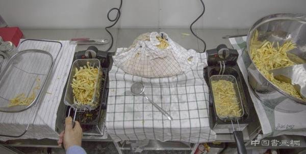 如果说生活是正餐,艺术也许就是零食