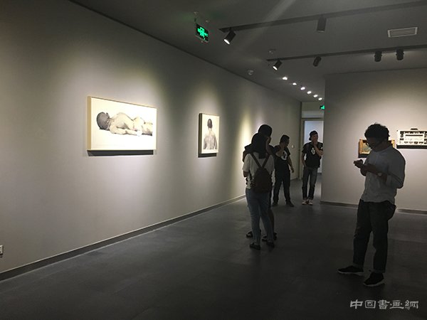 《身份碎片》当代青年艺术展