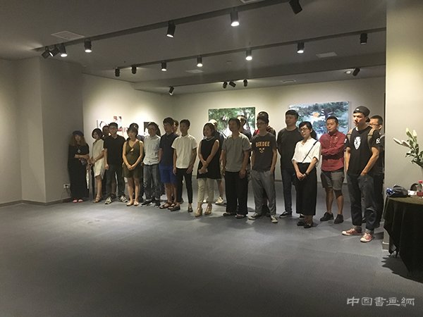 《身份碎片》当代青年艺术展
