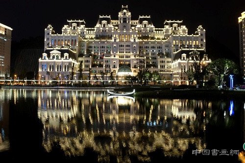 “多彩贵州·道中拾色” 贵州油画学会年展首回展今日揭幕
