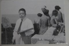 他是中国现代油画的拓荒者之一，用印象派风格画中国题材