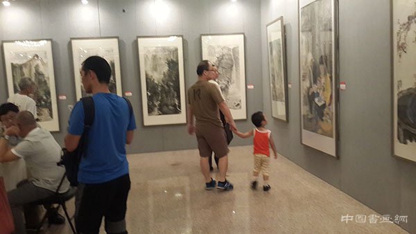 壮丽史诗•波澜画卷—暨纪念红军长征胜利80周年书画展在民族文化宫拉开帷幕