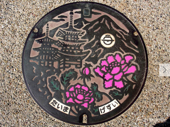 日本井盖个个堪称艺术品