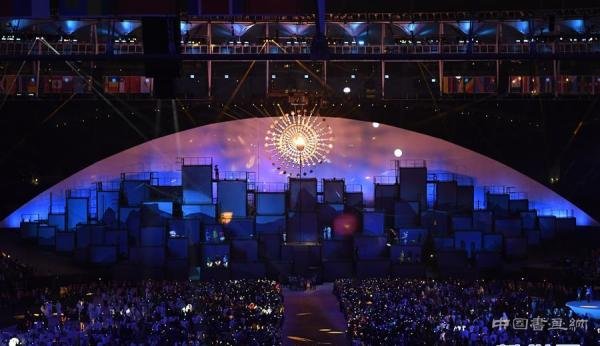 这件美炸天的奥运火炬，灵感竟源自设计师的仓库保管员经历