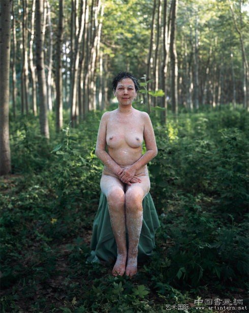 蜷缩于己:当代中国女性艺术的审美心理