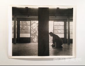 荣荣&映里的纽约首展“妻有物语”