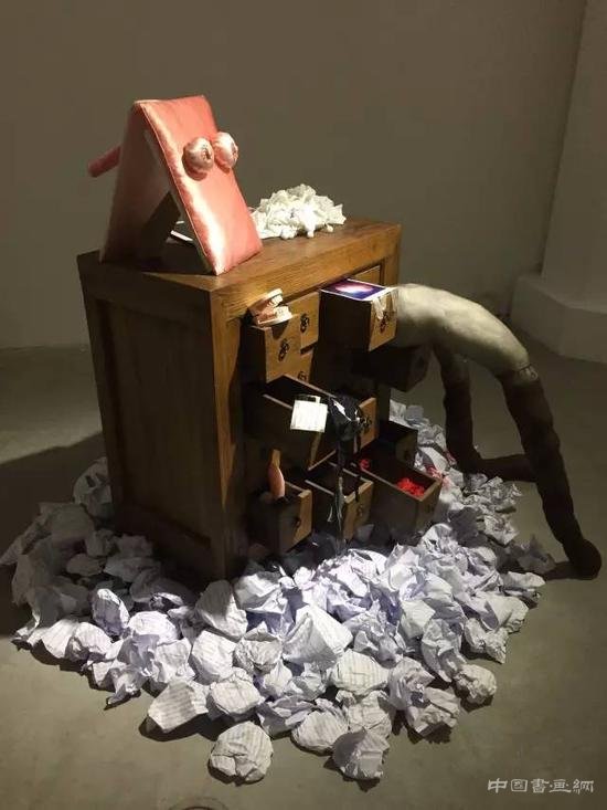 中国新一代女性艺术家在美联展
