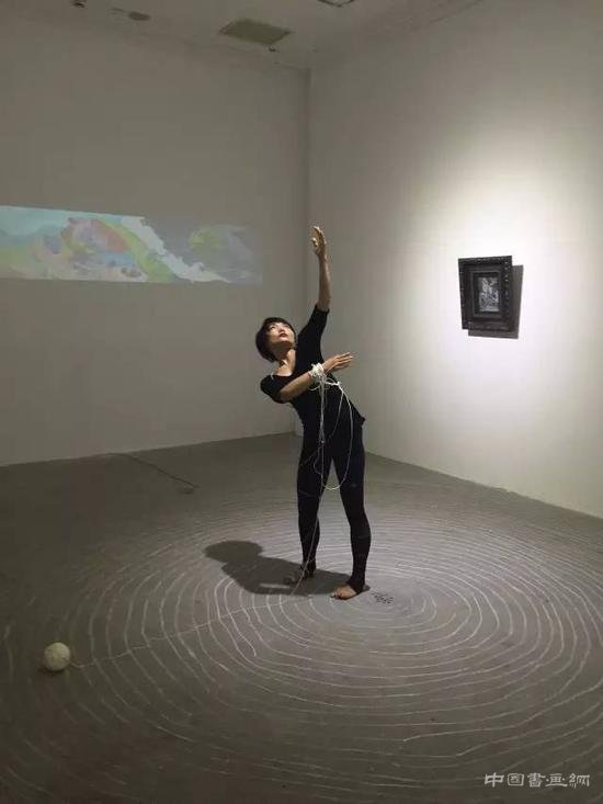 中国新一代女性艺术家在美联展