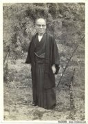 王冠：不甘做废物的理论家都是妖魔鬼怪