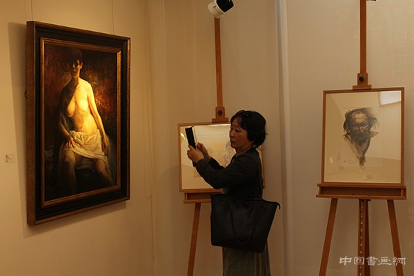 温暖 —— 生命的绽放与永恒刘亚明肖像作品展在天趣园艺术空间举办