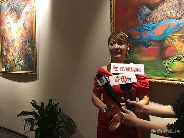 《图腾·蒙古》萨仁高娃油画个人展在北京开幕