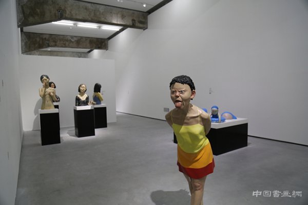 向京大型回顾展(1995-2011)+新作个展(2012-2016)开幕