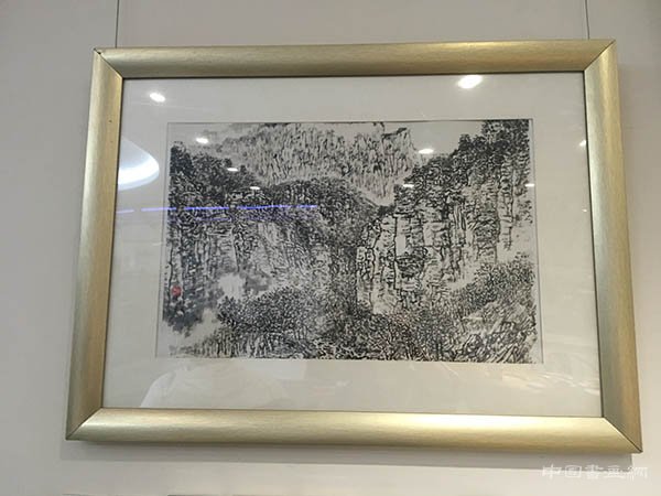传统水墨金秋画展在京举办 40余幅佳作展东方韵味-“杨连柱、朱英华金秋画展