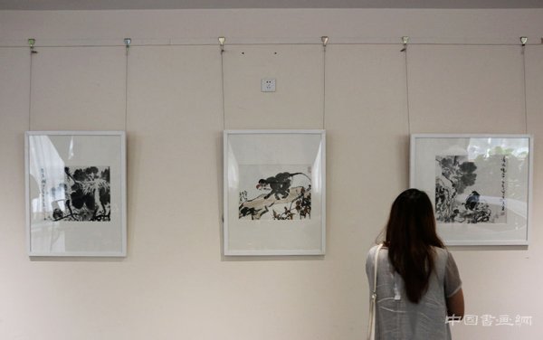 传统水墨金秋画展在京举办 40余幅佳作展东方韵味-“杨连柱、朱英华金秋画展
