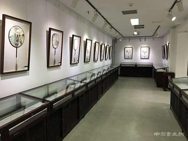 纨扇清风—最具收藏潜力艺术家宫扇作品展(第一期）在丹凤朝阳美术馆开幕