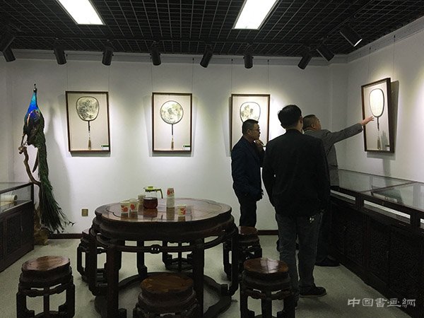 纨扇清风—最具收藏潜力艺术家宫扇作品展(第一期）在丹凤朝阳美术馆开幕