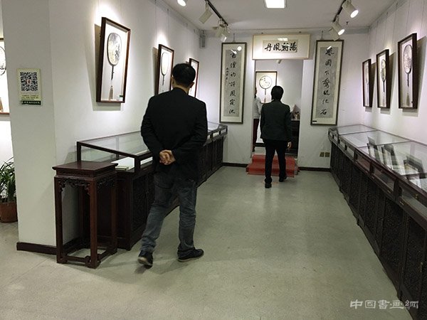 纨扇清风—最具收藏潜力艺术家宫扇作品展(第一期）在丹凤朝阳美术馆开幕