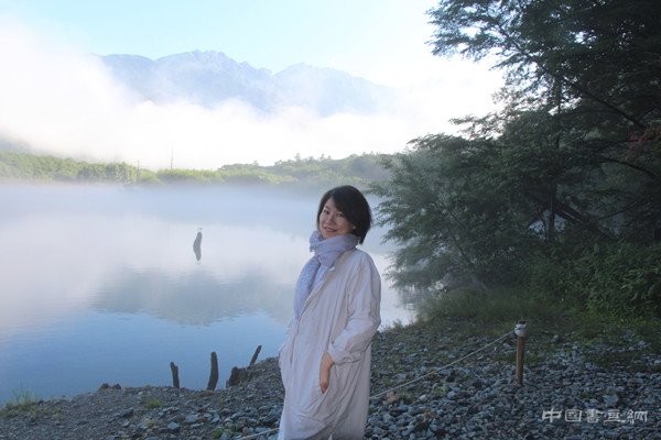  旅日博士画家宓冬莹个展「问石听花」即将在恭王府隆重开幕