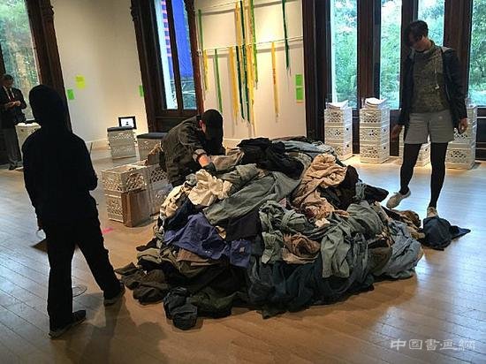 纽约这家博物馆开展放言:“请将我带走我是你的”