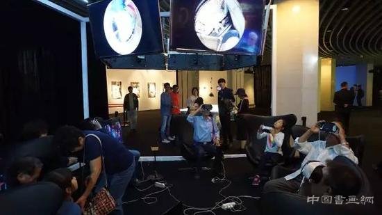 艺术与科技之间:谁在探索未来,谁在下达指令?