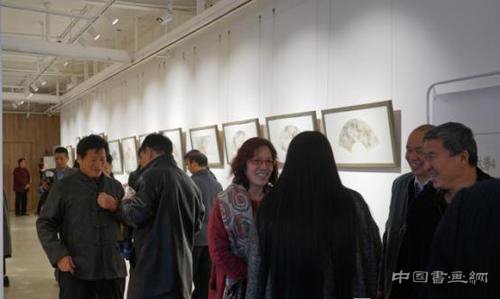 “点秋香”五人展的五色之魅画展在大千画廊美术馆开幕