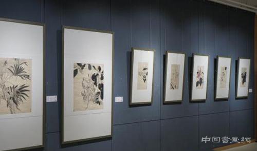 “点秋香”五人展的五色之魅画展在大千画廊美术馆开幕